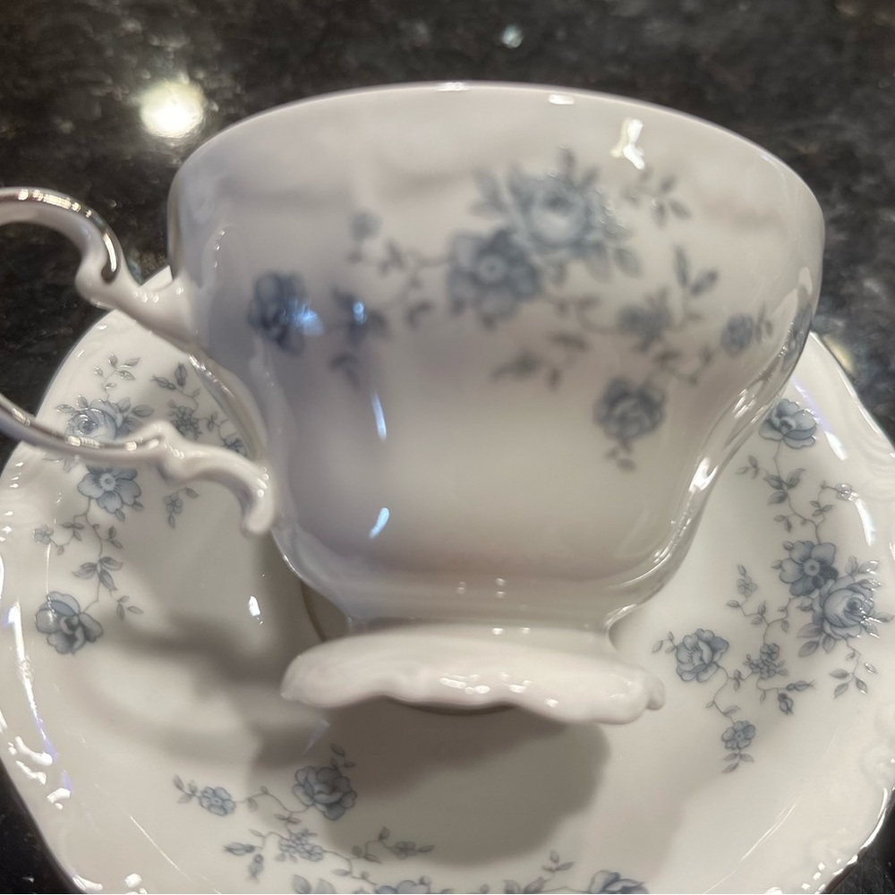 Johann Haviland 2 White and blue Porcelain cups with saucers - Picture 5 of 12